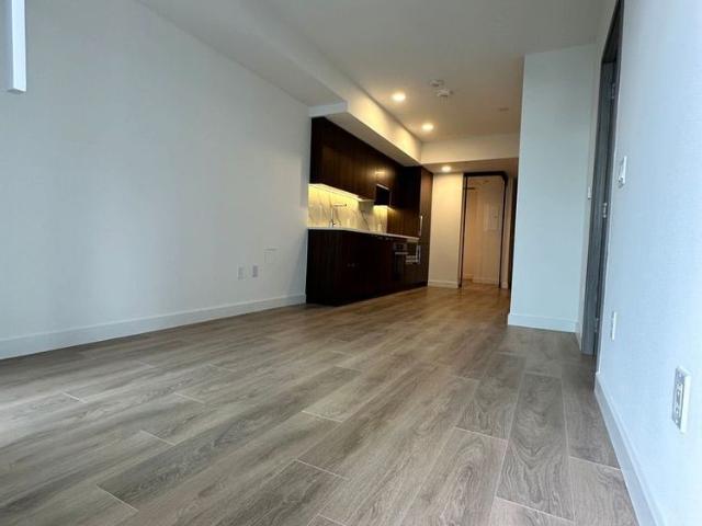 For Lease 3 Concord Cityplace Way Unit# 2106, Toronto, Ontario