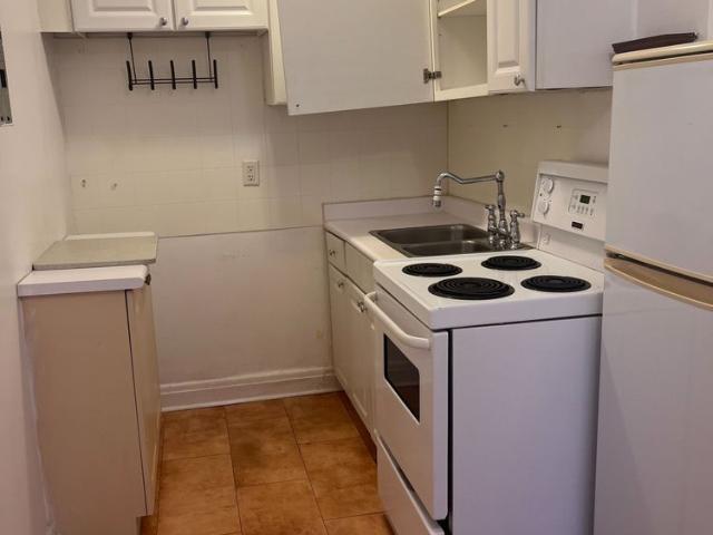 For Lease 3 Elm Grove Avenue Unit# 31, Toronto, Ontario