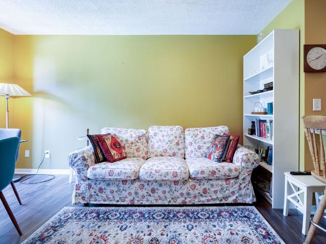 For Lease 3 Ellesmere Street Unit# 408, Richmond Hill, Ontario