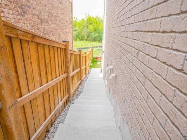 For Lease 1040 Foxtail Crescent Unit# Bsmt, Pickering, Ontario