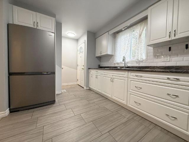 For Lease 105 PATIENCE Crescent, London South, Ontario