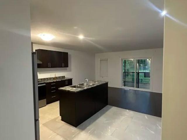 For Lease 105 Woodedge Circle, Kitchener, Ontario