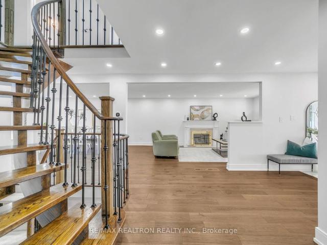For Lease 107 Golf Links Drive, Aurora, Ontario