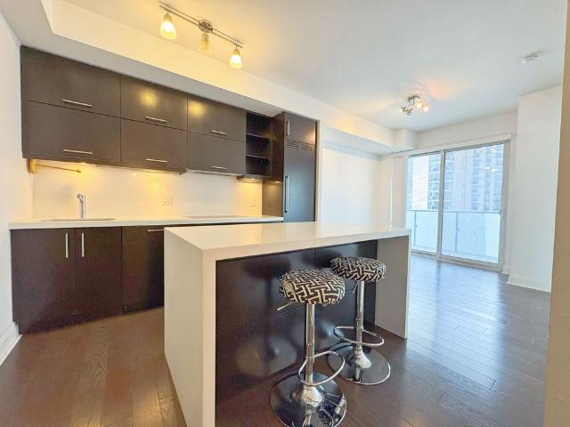 For Lease 1080 Bay Street Unit# 909, Toronto, Ontario