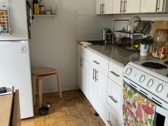 For Lease 1087 Bloor Street Unit# 201, Toronto, Ontario