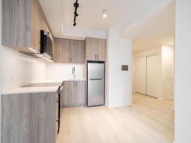 For Lease 109 Erskine Avenue Unit# 407, Toronto, Ontario