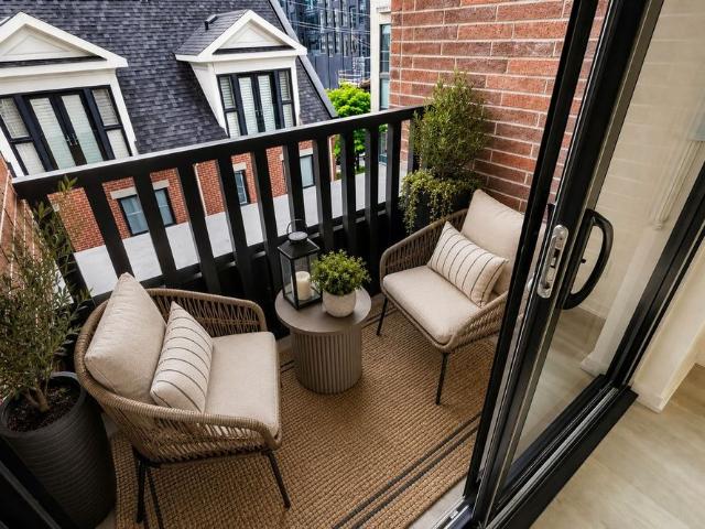 For Lease 109 Erskine Avenue Unit# 409, Toronto, Ontario