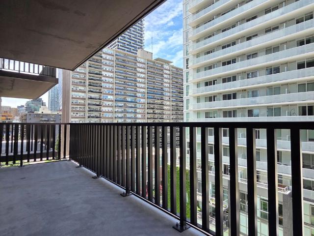 For Lease 109 Erskine Avenue Unit# 811, Toronto, Ontario
