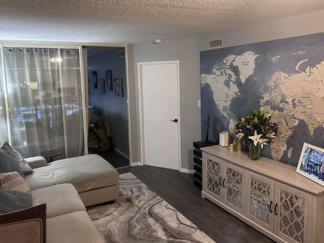 For Lease 1001 Bay Street Unit# 1009, Toronto, Ontario