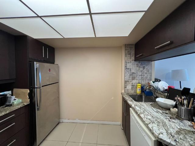 For Lease 1001 Bay Street Unit# 2218, Toronto, Ontario