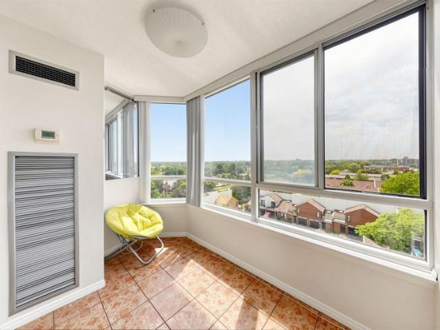 For Lease 1001 Cedarglen Gate Unit# PH 720, Mississauga, Ontario