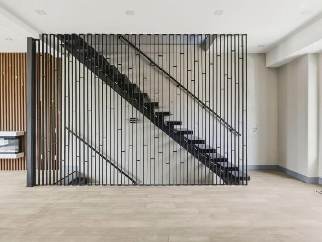 For Lease 1002 Spadina Road, Toronto, Ontario