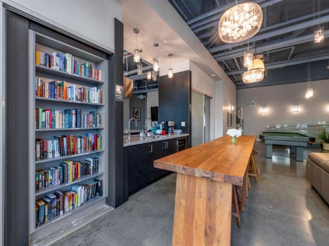 For Lease 100 Bond Street Unit# 719, Oshawa, Ontario