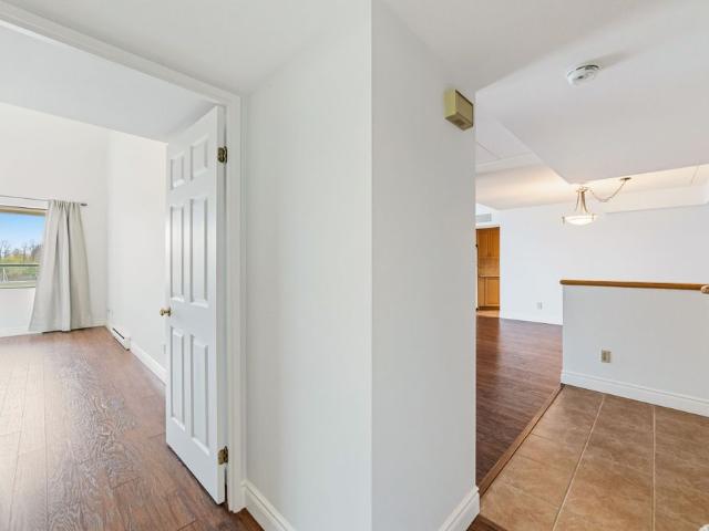 For Lease 100 Bronte Road Unit# 404, Oakville, Ontario