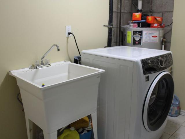 For Lease 100 Fenelon Drive Unit# Lower, Toronto, Ontario