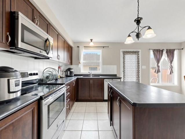 For Lease 100 GEORGIAN Drive, Oakville, Ontario