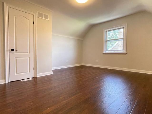 For Lease 100 Pugsley Avenue, Richmond Hill, Ontario
