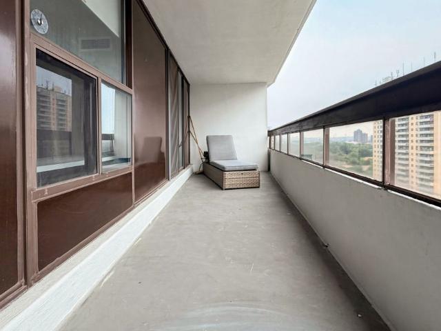 For Lease 100 Quebec Avenue Unit# 1505, Toronto, Ontario