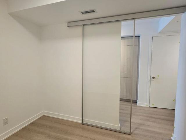 For Lease 100 Queen Street Unit# 1712, Toronto, Ontario