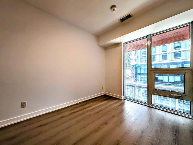 For Lease 100 Queen Street Unit# 1011, Toronto, Ontario