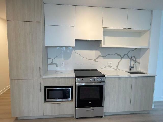 For Lease 100 Queen Street Unit# 2703, Toronto, Ontario