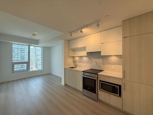For Lease 100 Queen Street Unit# 2711, Toronto, Ontario