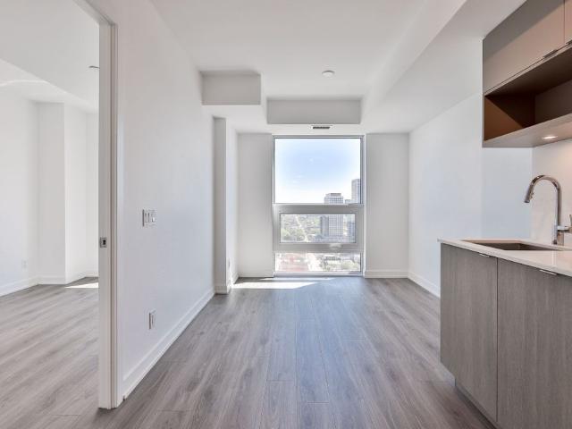 For Lease 100 Queen Street Unit# 2805, Toronto, Ontario