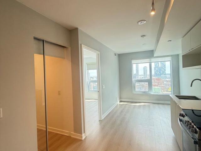 For Lease 100 Queen Street Unit# 2107, Toronto, Ontario