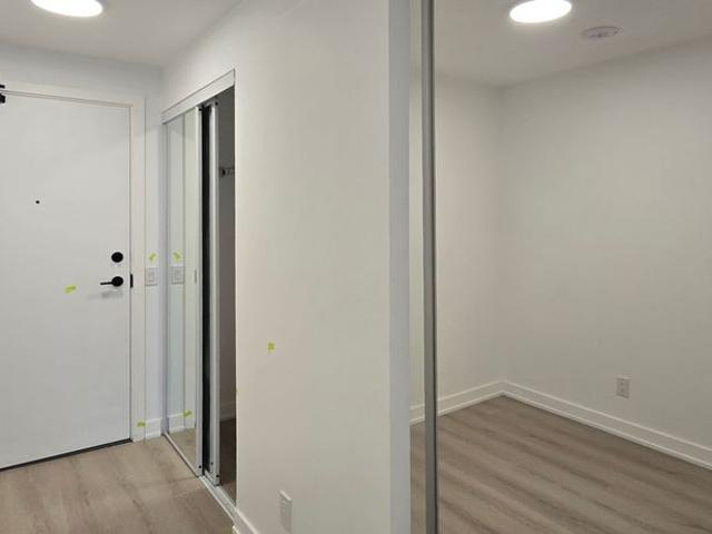 For Lease 100 Queen Street Unit# 3505, Toronto, Ontario