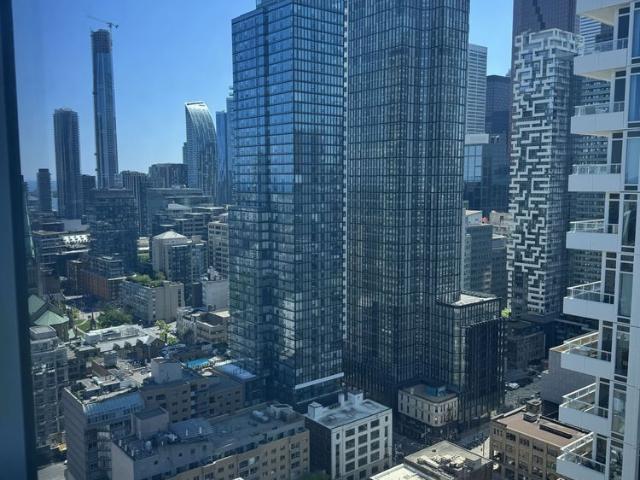 For Lease 100 QUEEN Street Unit# 3509, Toronto, Ontario