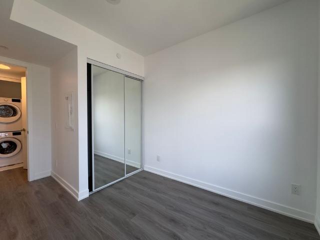 For Lease 100 Queen Street Unit# 3201, Toronto, Ontario