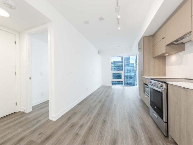 For Lease 100 Queen Street Unit# 3301, Toronto, Ontario