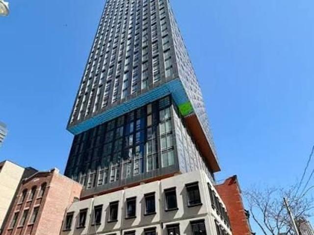 For Lease 100 Queen Street Unit# 609, Toronto, Ontario