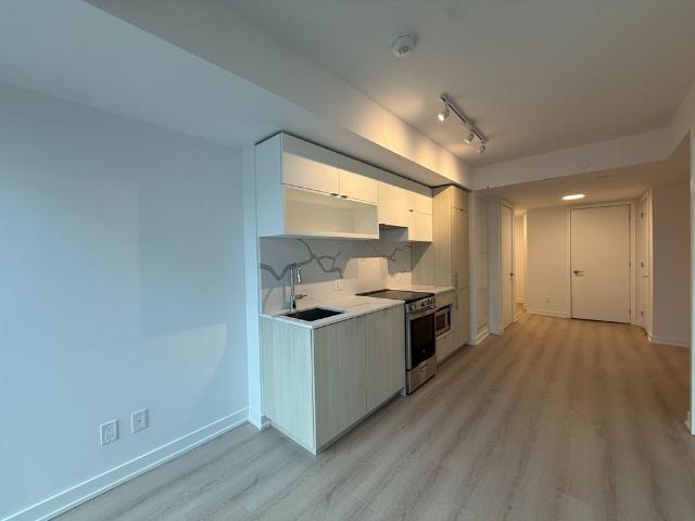 For Lease 100 Queen Street Unit# 901, Toronto, Ontario