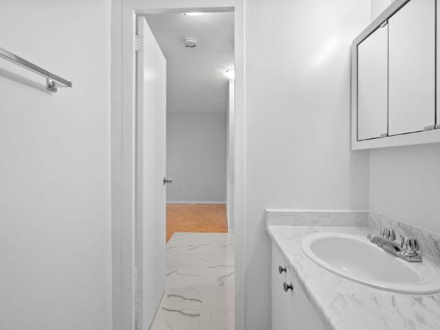 For Lease 100 Rowena Drive Unit# 303, Toronto, Ontario