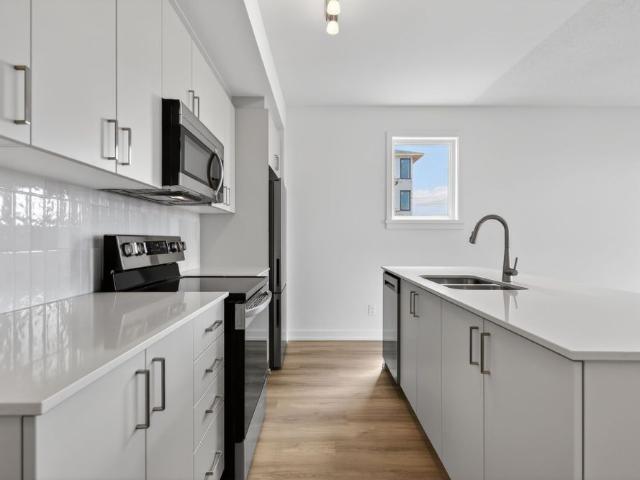 For Lease 100 Stardust Private, Leitrim, Ontario