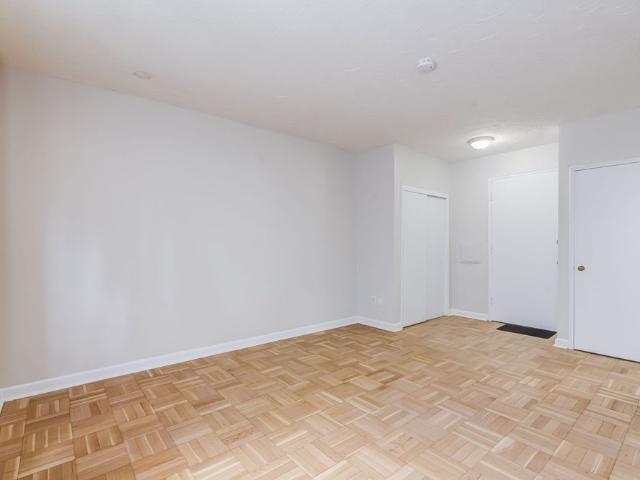 For Lease 101 Coe Hill Drive Unit# 105, Toronto, Ontario