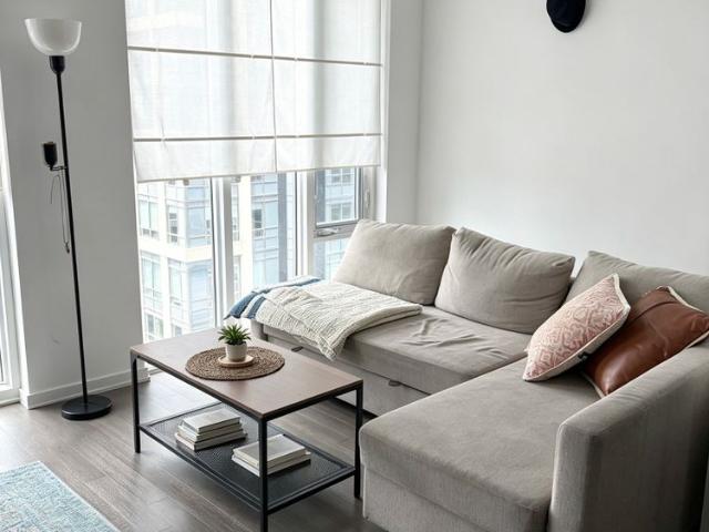 For Lease 101 Peter Street Unit# 2010, Toronto, Ontario