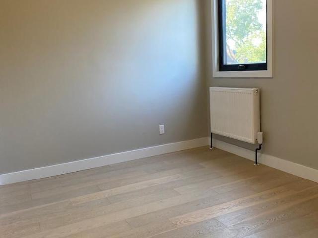 For Lease 1022 Bloor Street Unit# 3B, Toronto, Ontario