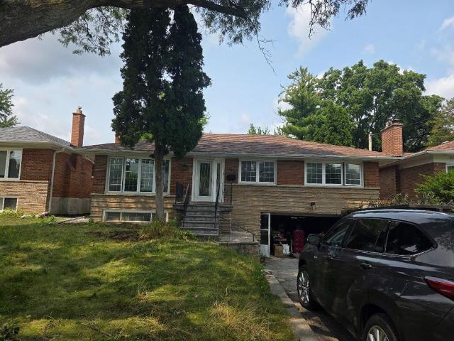 For Lease 102 Betty Ann Drive, Toronto, Ontario