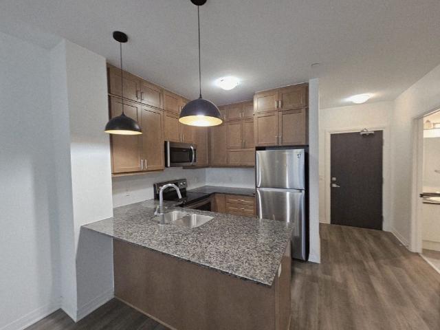 For Lease 102 Grovewood Common Circle Unit# 242, Oakville, Ontario