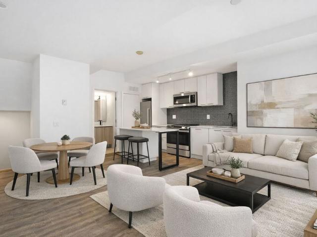 For Lease 10 Ed Clark Gardens Unit# TH5, Toronto, Ontario