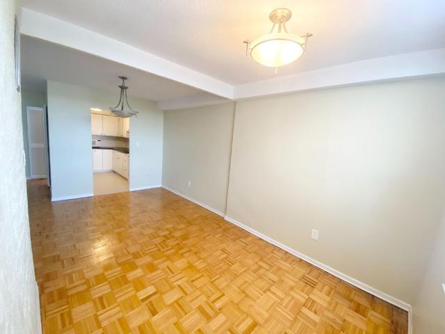 For Lease 10 Edgecliff Golfway Unit# 711, Toronto, Ontario