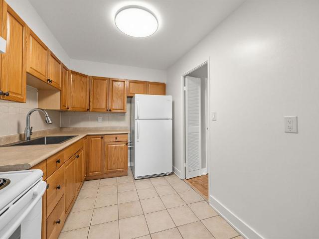 For Lease 10 Edgecliffe Golfway Unit# 708, Toronto, Ontario