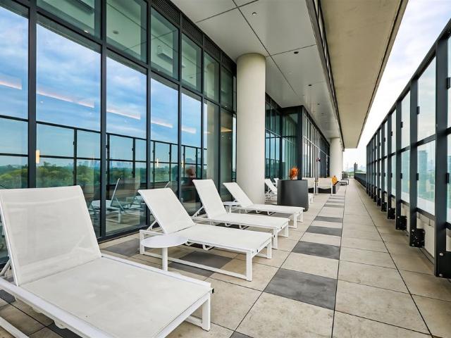 For Lease 10 Inn On The Park Drive Unit# 112, Toronto, Ontario