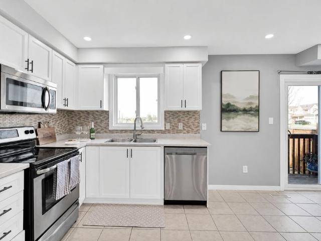 For Lease 10 Jonathon Court, Hamilton, Ontario