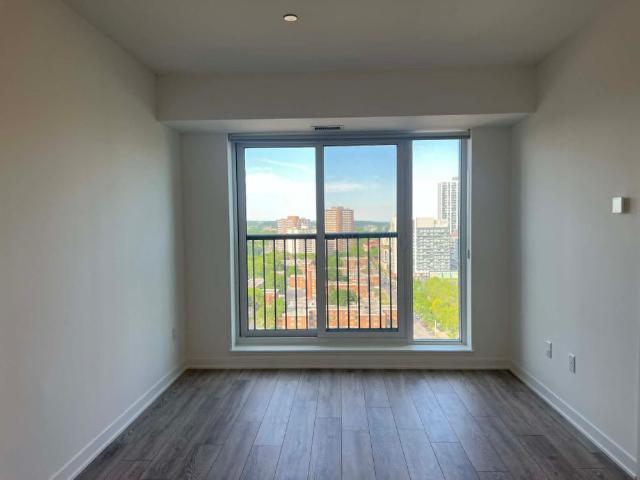 For Lease 10 Oak Street, Toronto, Ontario