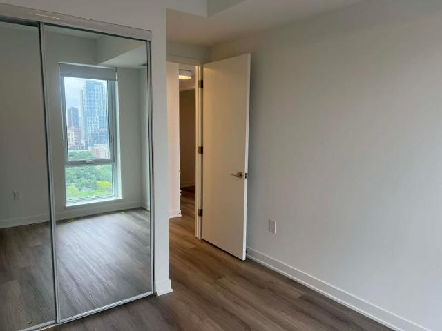For Lease 10 Oak Street Unit# 2007, Toronto, Ontario