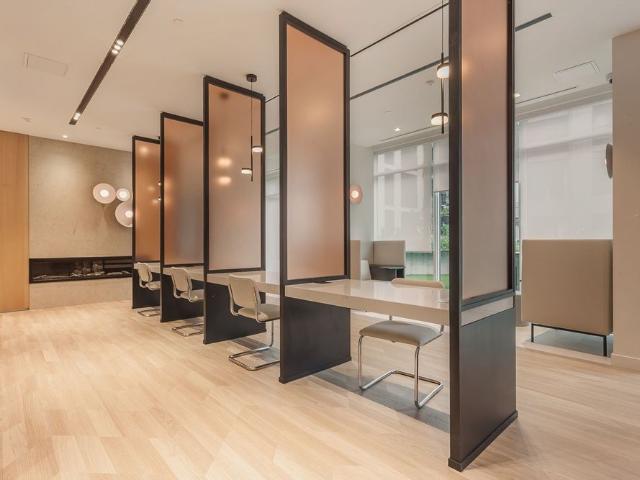 For Lease 10 Oak Street Unit# 305, Toronto, Ontario