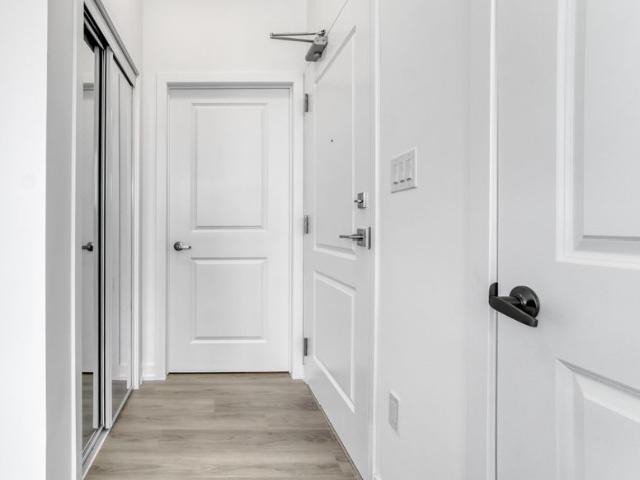 For Lease 10 Mallard Trail Unit# 437, Hamilton, Ontario